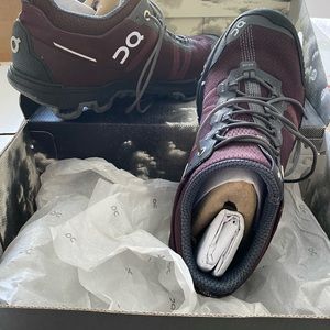 New CLOUDVENTURE MIDTOP SHOES